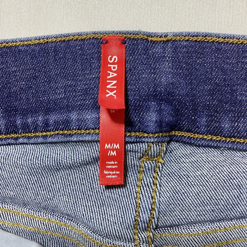 SPANX Pull-on Dark Blue Flare Jeans with Patch Pockets - Picture 4 of 12